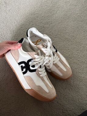 Sam Edelman White, Beige & Black Low-Top Sneakers